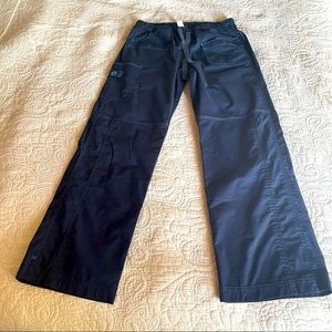 Spread Good Cheer scrub pants size medium